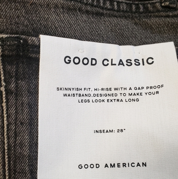 Good American Good Classic Low Fray Hem Jeans - Picture 8 of 8